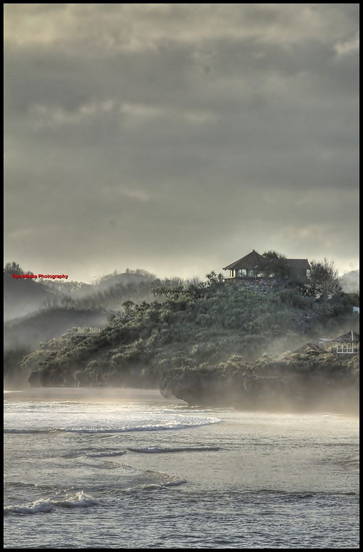 IMAGE: http://i766.photobucket.com/albums/xx307/hd2672/IMG_1003_4_5_tonemapped.jpg